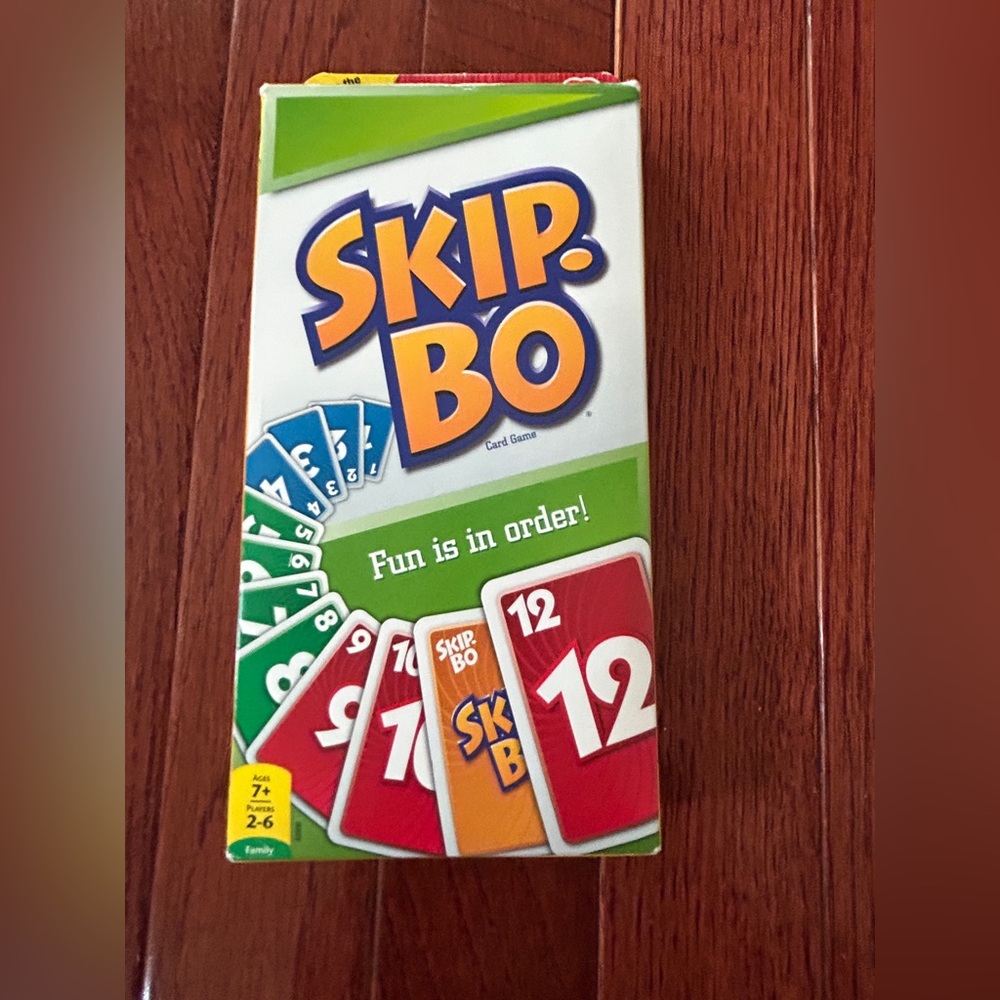 Skip-Bo Card Game Mattel 2011 Family Ages 7+ Players 2-6. Like New